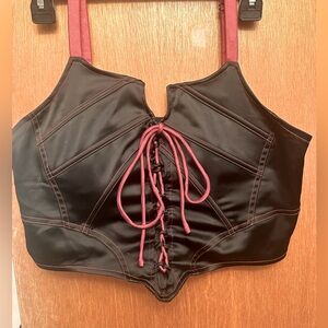 Forest ink discontinued vamp style top! Super adjustable